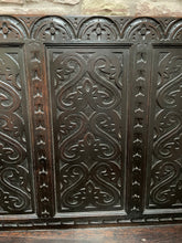 Load image into Gallery viewer, 17th Century Settle