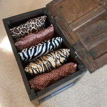 Load image into Gallery viewer, 17th Century Oak Coffer Box